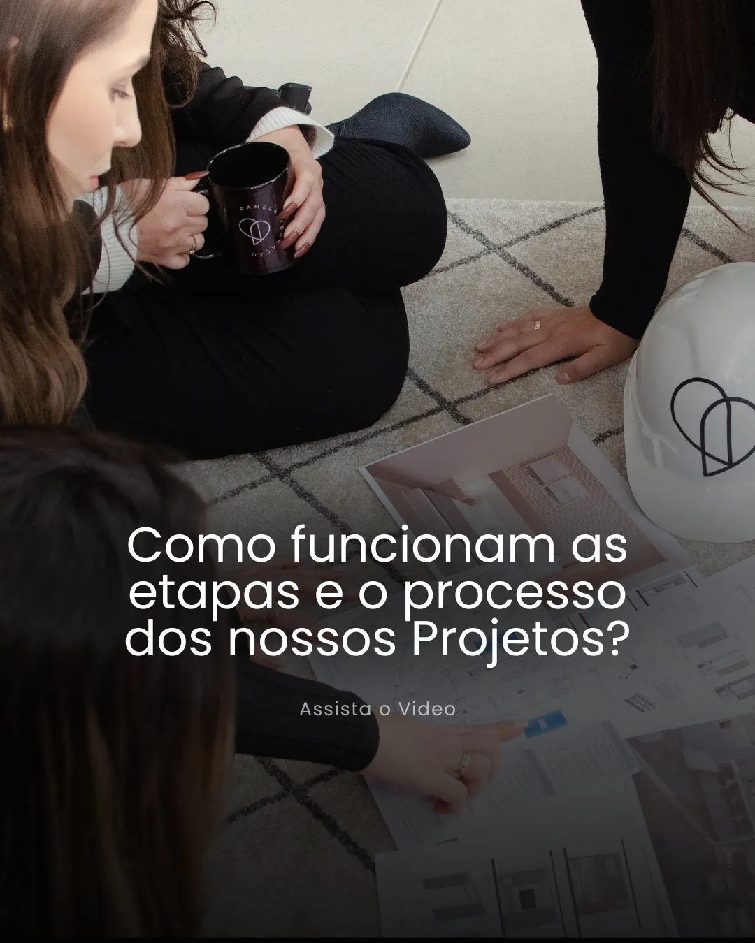 Pamela apresentando o processo de design de interiores online